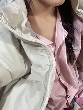 Snapshot of Mina048 chatting on 12-20-25, 05:38 Mina048 online show from 12-20-25, 05:38