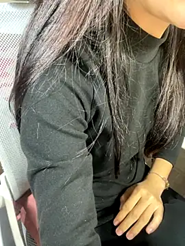 Snapshot of Mina048 chatting on 11-04-25, 12:20 Mina048 online show from 11-04-25, 12:20