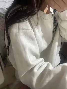 Snapshot of Mina048 chatting on 01-07-26, 12:37 Mina048 online show from 01-07-26, 12:37