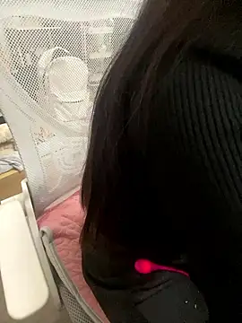 Snapshot of Mina048 chatting on 01-12-26, 12:06 Mina048 online show from 01-12-26, 12:06