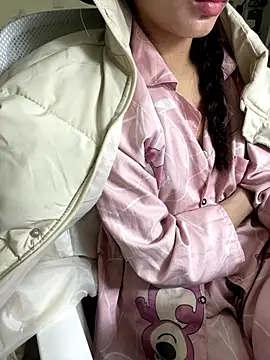 Snapshot of Mina048 chatting on 12-20-25, 05:32 Mina048 online show from 12-20-25, 05:32