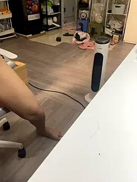 Snapshot of Mina048 chatting on 11-25-25, 01:28 Mina048 online show from 11-25-25, 01:28