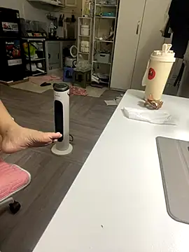 Snapshot of Mina048 chatting on 11-16-25, 07:35 Mina048 online show from 11-16-25, 07:35