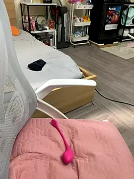 Snapshot of Mina048 chatting on 11-28-25, 02:56 Mina048 online show from 11-28-25, 02:56