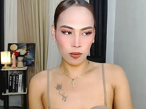 Savanna White online show from 11-30-25, 05:14