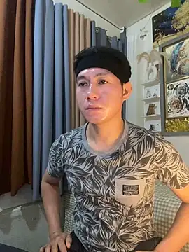 xshyboyx online show from 02-08-26, 01:53