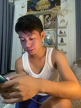 xshyboyx online show from 09-18-25, 03:31