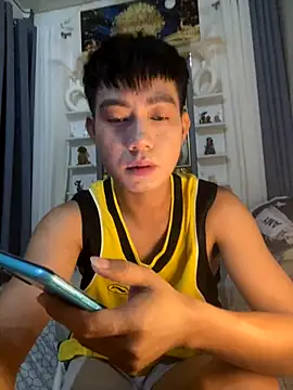 xshyboyx online show from 10-04-25, 05:53