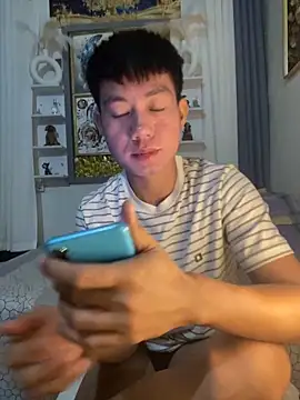 xshyboyx online show from 10-02-25, 12:08