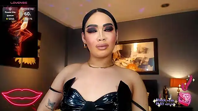 FridaHumphrey online show from 04-04-26, 06:47