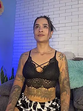 Snapshot of Im_Fernanda chatting on 10-08-25, 12:12 Im Fernanda online show from 10-08-25, 12:12