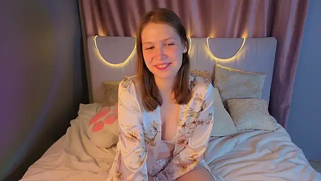 BeatrixCarIeton online show from 09-17-25, 06:43