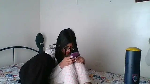 Snapshot of milkxxicecream chatting on 09-30-25, 03:29 milkxxicecream online show from 09-30-25, 03:29