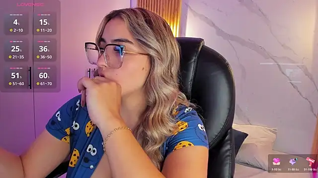 KYLIE JONES6 online show from 12-16-25, 03:11