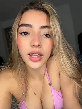 Snapshot of KYLIE_JONES6 chatting on 06-04-26, 10:14 KYLIE JONES6 online show from 06-04-26, 10:14
