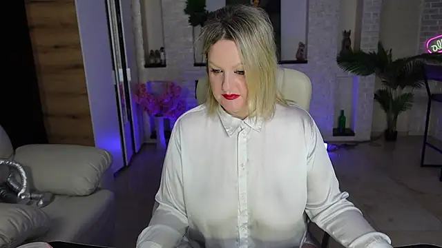 MariemLui online show from 04-12-26, 07:11