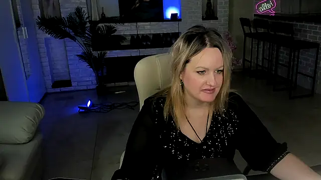 Snapshot of MariemLui chatting on 10-20-25, 11:22 MariemLui online show from 10-20-25, 11:22