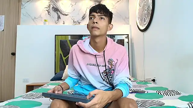 PRETTY SEX1 online show from 09-14-25, 07:09