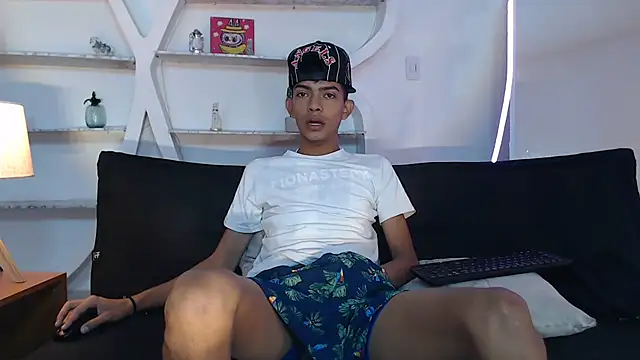 PRETTY SEX1 online show from 10-17-25, 01:24