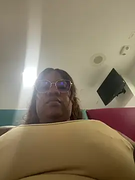 Snapshot of Sam_Blue chatting on 07-28-26, 12:48 Sam Blue online show from 07-28-26, 12:48