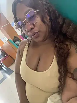 Snapshot of Sam_Blue chatting on 07-28-26, 12:45 Sam Blue online show from 07-28-26, 12:45