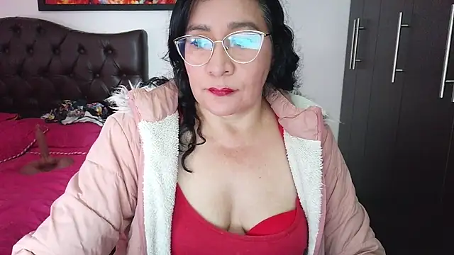 Snapshot of Grace_mature_milf chatting on 06-10-26, 03:13 Grace mature milf online show from 06-10-26, 03:13