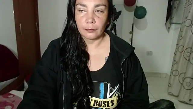 Vivian milf paint online show from 09-18-25, 03:31