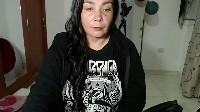 Vivian milf paint online show from 09-27-25, 03:01
