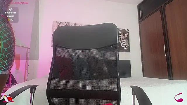 BarbaraGil1 online show from 09-30-25, 02:01