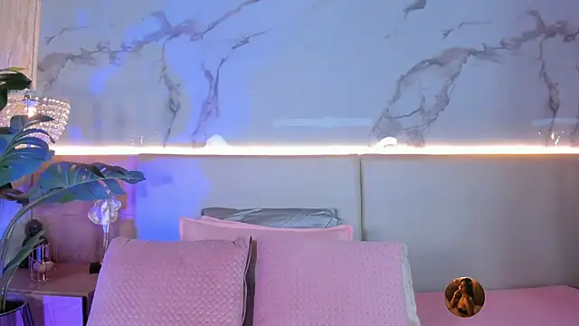 ValSmith  online show from 02-24-26, 03:40