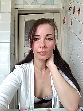 Adeline3302 online show from 04-17-26, 12:19