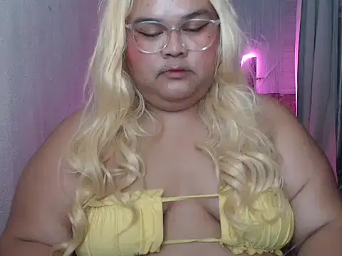 Snapshot of Naughty_alfrea chatting on 04-28-26, 03:49 Naughty alfrea online show from 04-28-26, 03:49