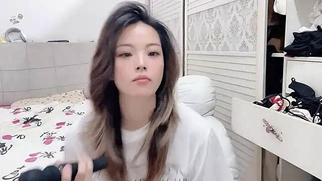 Holiland online show from 11-17-25, 12:58