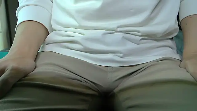 Snapshot of morino25 chatting on 06-01-26, 04:02 morino25 online show from 06-01-26, 04:02