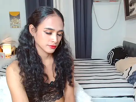 Snapshot of SheraCock chatting on 10-02-25, 10:35 SheraCock online show from 10-02-25, 10:35
