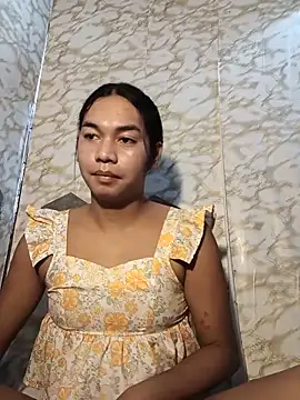 Snapshot of youryummybaby chatting on 06-27-26, 03:01 youryummybaby online show from 06-27-26, 03:01