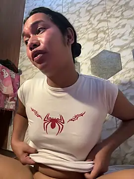 Snapshot of youryummybaby chatting on 02-08-26, 08:12 youryummybaby online show from 02-08-26, 08:12