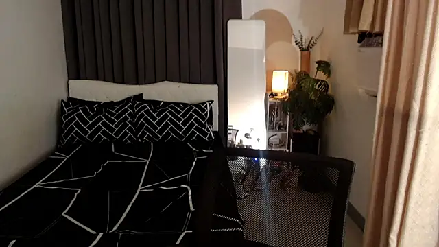 Ur QueenCamilla online show from 09-11-25, 02:22