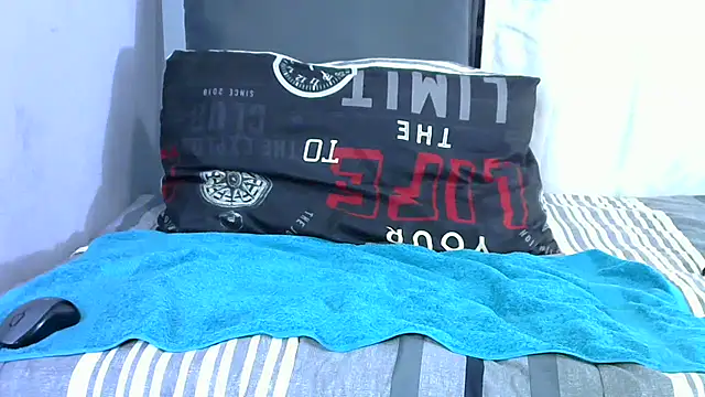 shy-lillyX22 online show from 10-20-25, 09:37