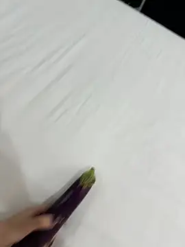 Snapshot of Meii-meyy chatting on 04-28-26, 09:03 Meii-meyy online show from 04-28-26, 09:03