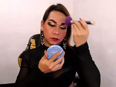 Snapshot of xxMistressWildKimxx chatting on 09-23-25, 01:12 xxMistressWildKimxx online show from 09-23-25, 01:12