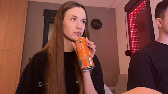 Snapshot of TenDouble chatting on 11-15-25, 11:42 TenDouble online show from 11-15-25, 11:42