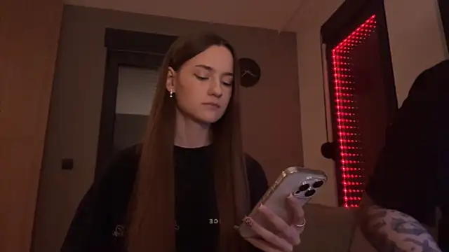 Snapshot of TenDouble chatting on 11-16-25, 09:08 TenDouble online show from 11-16-25, 09:08