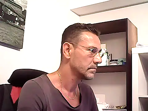 Snapshot of mastercharisma35 chatting on 06-05-26, 02:12 mastercharisma35 online show from 06-05-26, 02:12