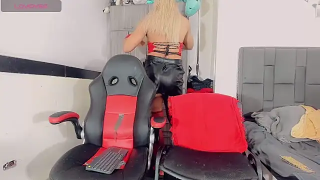 Snapshot of thiara_veky chatting on 11-24-25, 07:25 thiara veky online show from 11-24-25, 07:25