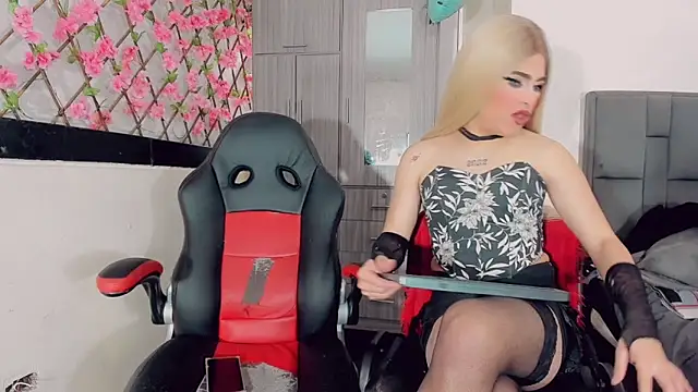 Snapshot of thiara_veky chatting on 12-18-25, 07:18 thiara veky online show from 12-18-25, 07:18