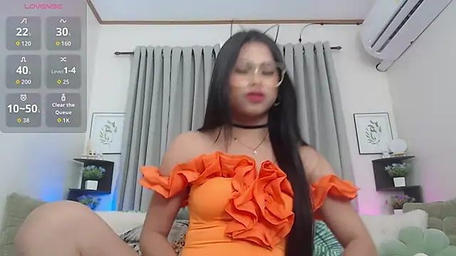 Snapshot of PrettyBlythes_TS chatting on 10-06-25, 01:45 PrettyBlythes TS online show from 10-06-25, 01:45