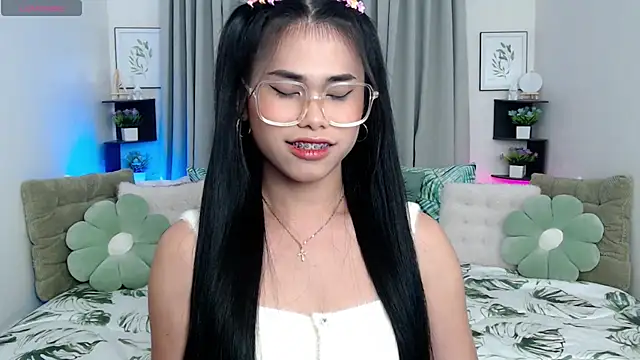 Snapshot of PrettyBlythes_TS chatting on 10-14-25, 05:24 PrettyBlythes TS online show from 10-14-25, 05:24