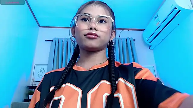 PrettyBlythes TS online show from 11-17-25, 08:51