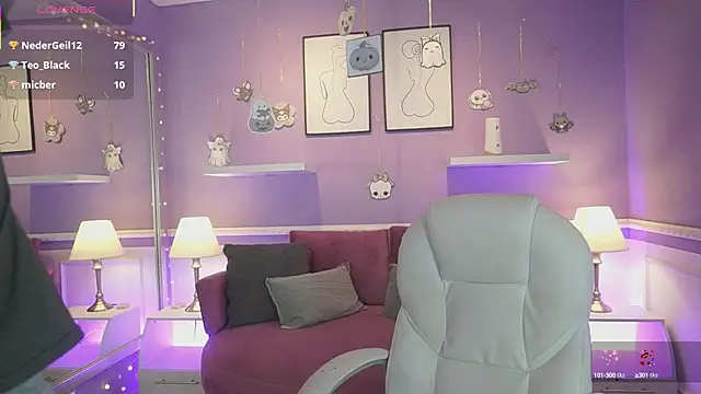 Snapshot of NicoleCrawft chatting on 10-10-25, 07:04 NicoleCrawft online show from 10-10-25, 07:04